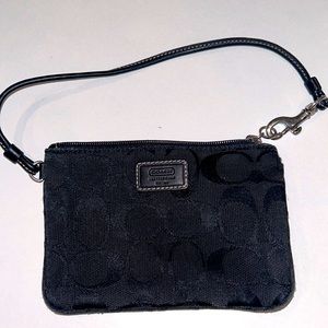 COACH BLACK MINI WRISTLET
